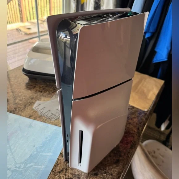 PlayStation 5 - Picture 3 of 5